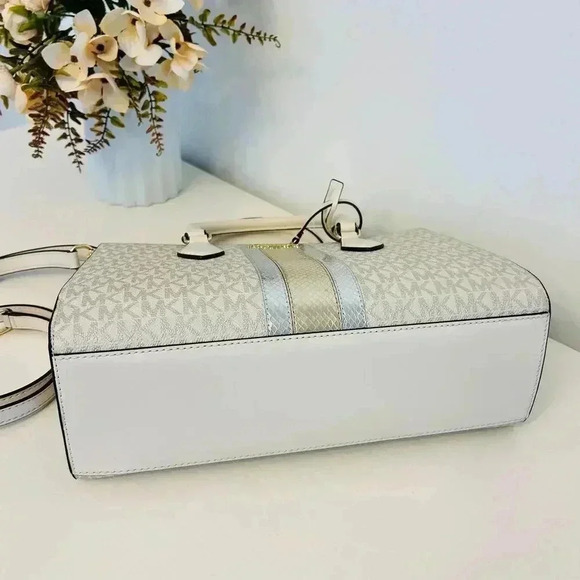 Michael Kors Purse & Wallet Sheila Medium Signature & Metallic Satchel Pale Gold - Picture 5 of 12